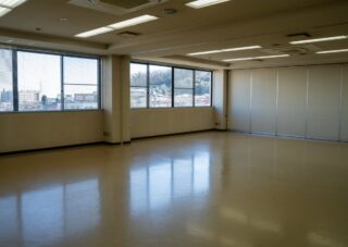 医王寺国宝殿のサムネイル画像
