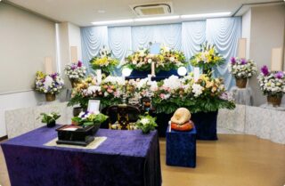 医王寺国宝殿のサムネイル画像