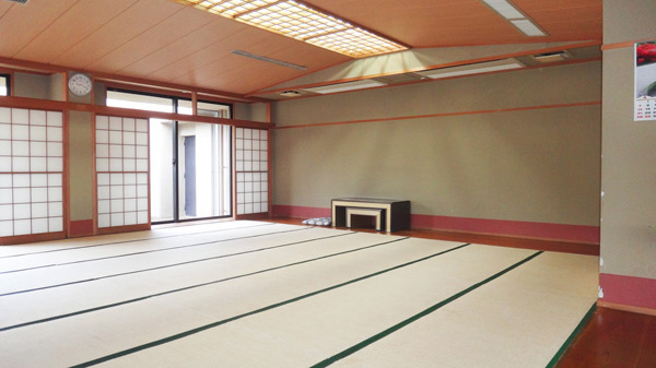 新座市営墓園 斎場A・Bの画像